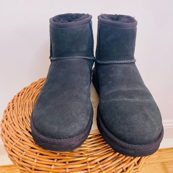 UGG Classic Mini II Black Suede Leather Slip On Ankle Boots Womens 8 US 6 UK - Picture 4 of 9
